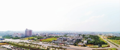 李少红导演携新人演员楷旋亮相红毯 出席第十届中国电影导协表彰大会-华体会开户