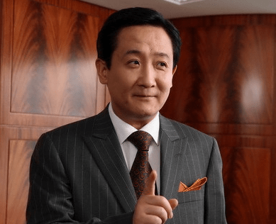 华体会官方|
2001年 梁左猝死家中 挚友王朔怒骂英达：比黄世仁还黄世仁